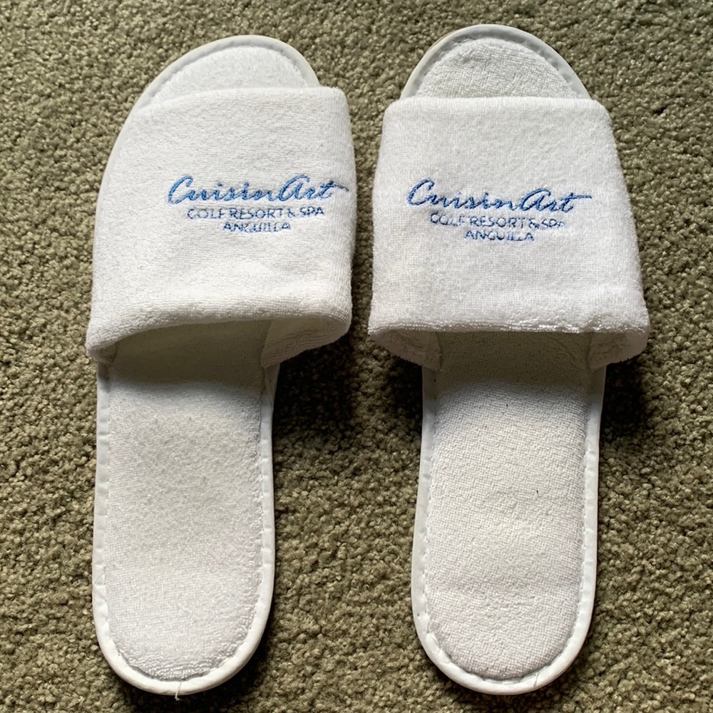 CuisinArt Golf Resort & Spa Anguilla Slippers Size X-Large 11-12